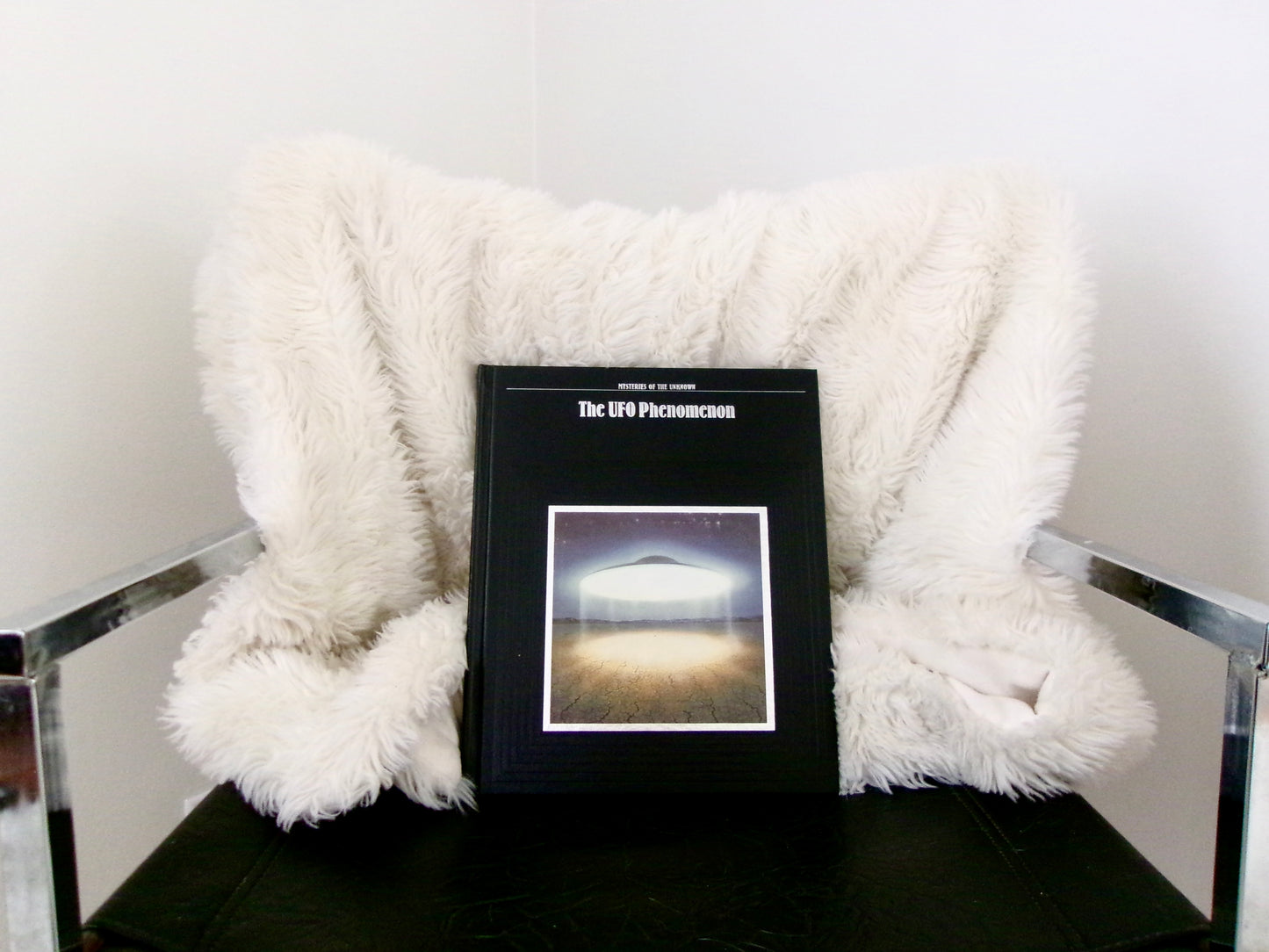 Vintage "Mysteries of the Unknown - The UFO Phenomenon" Hardcover Book by Time-Life Books 1987