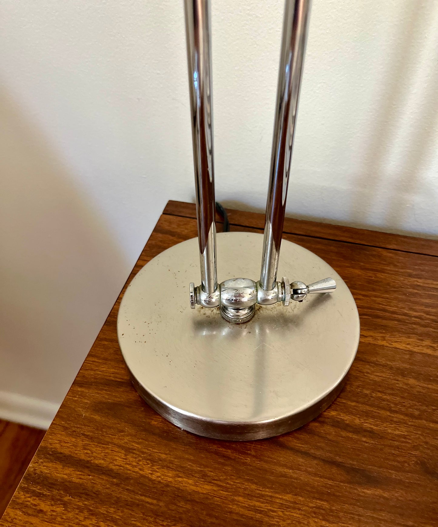 Vintage White Glass Banker’s Lamp – Midcentury Modern Desk Lighting