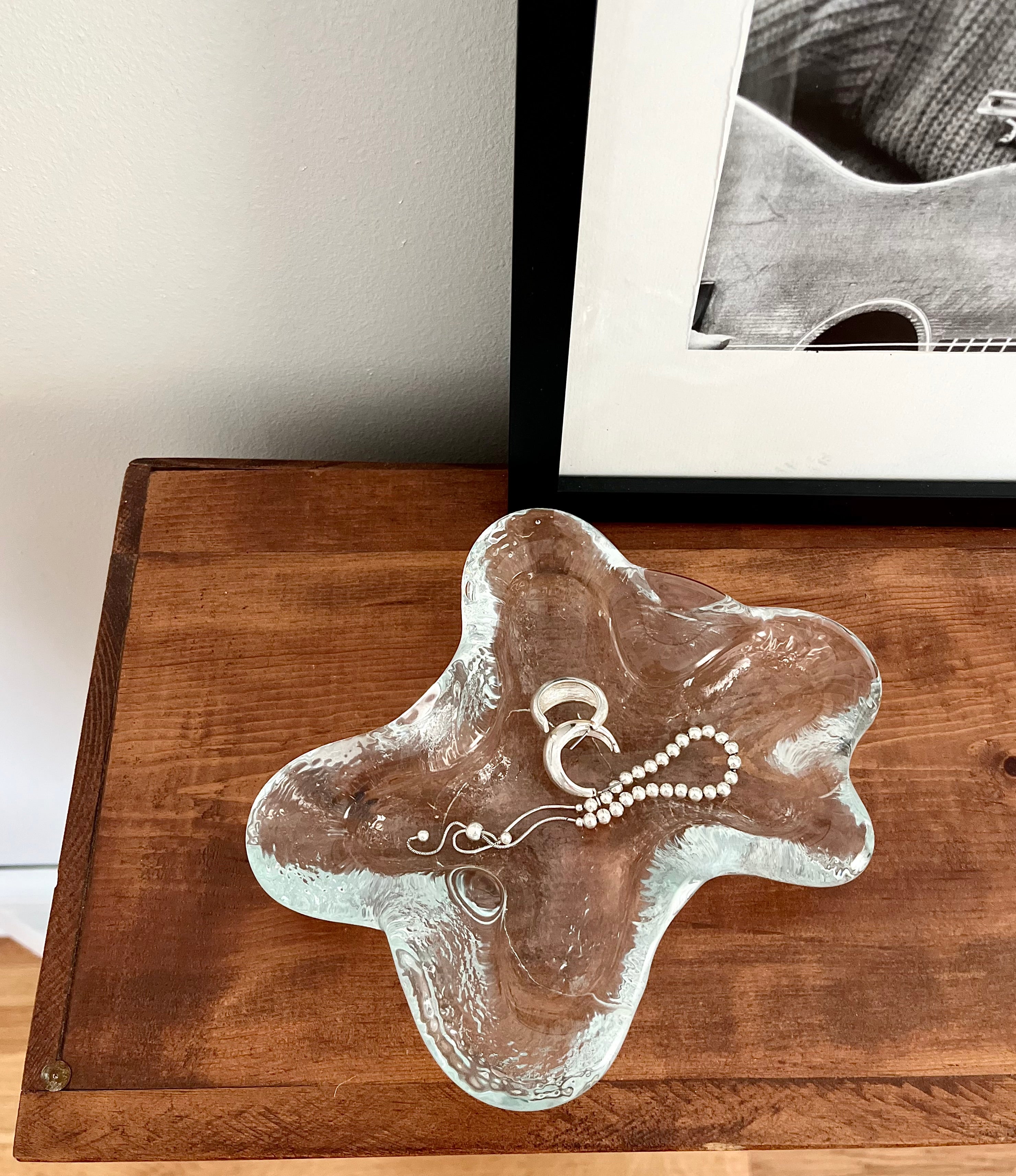 Midcentury Blenko Amoeba Glass Ashtray – Sculptural Vintage Art Glass