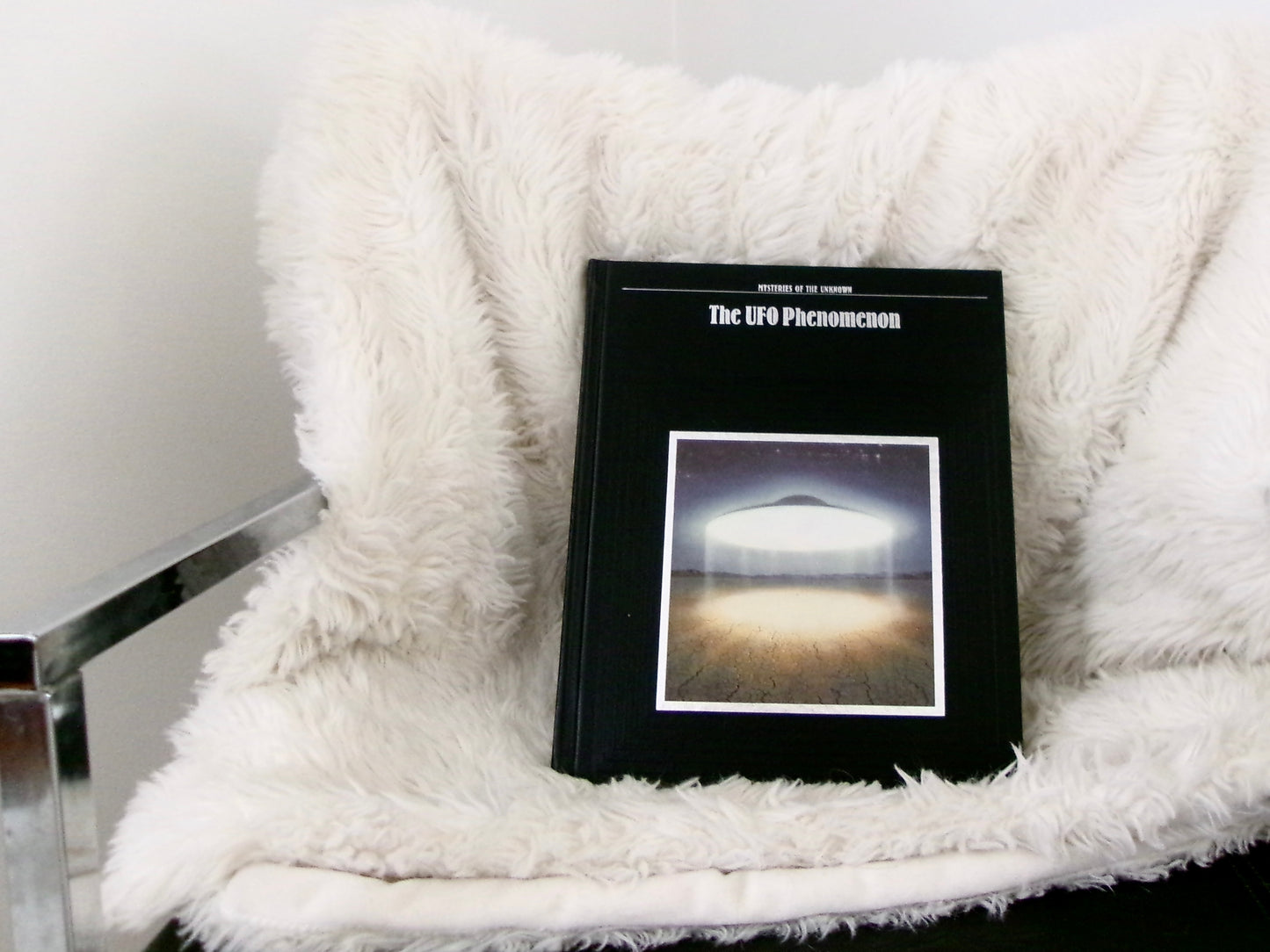 Vintage "Mysteries of the Unknown - The UFO Phenomenon" Hardcover Book by Time-Life Books 1987